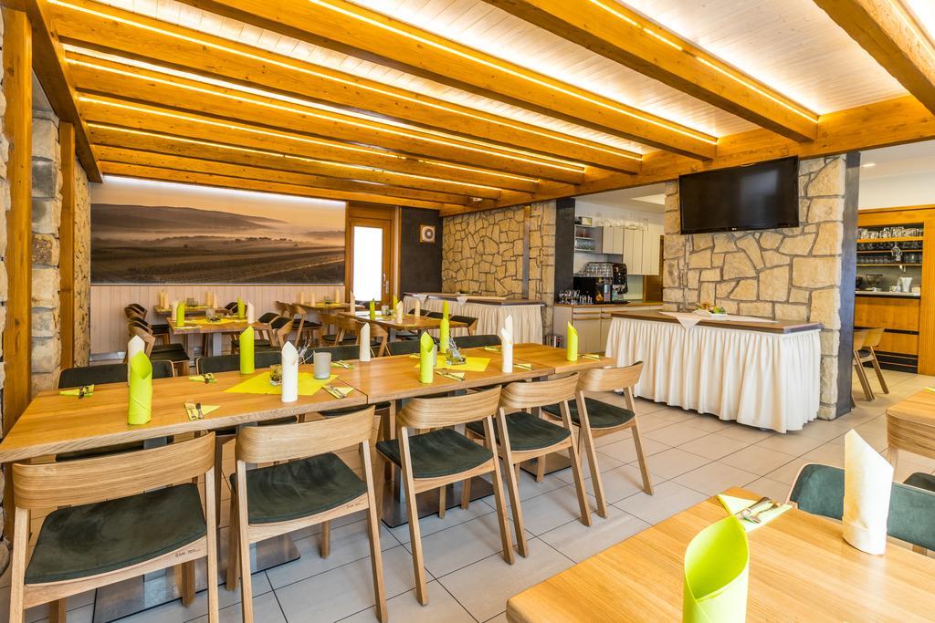 Hotel Kravi Hora Bořetice 외부 사진